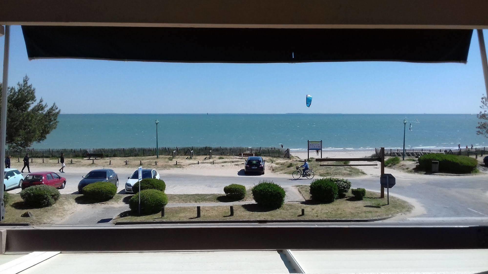Hotel Restaurant Le Grand Large - Face A La Plage - Ile De Re Rivedoux-Plage Εξωτερικό φωτογραφία